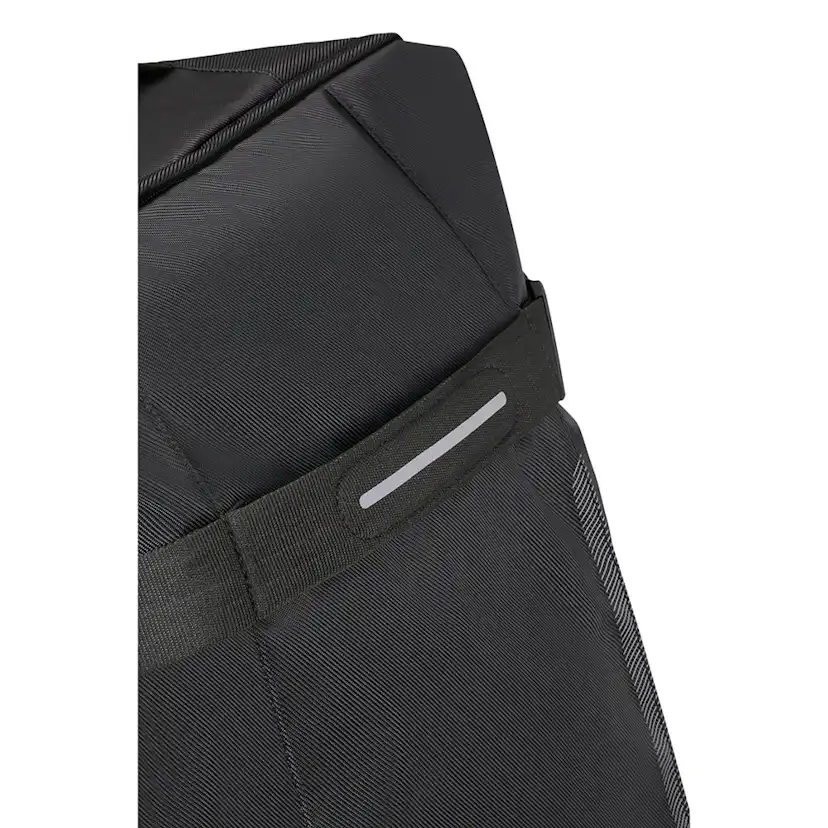 Duffelväska American Tourister Urban Track Duffle/WH Medium