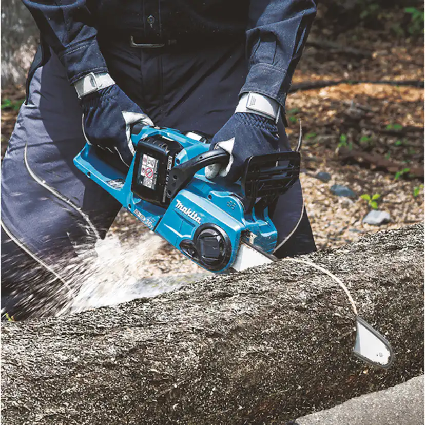 Motorsåg Makita LXT DUC353Z utan Batteri