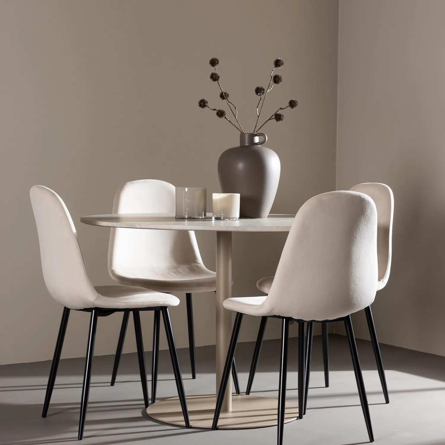 Lycke Dining Table with Polar Dining Chair Beige/Beige