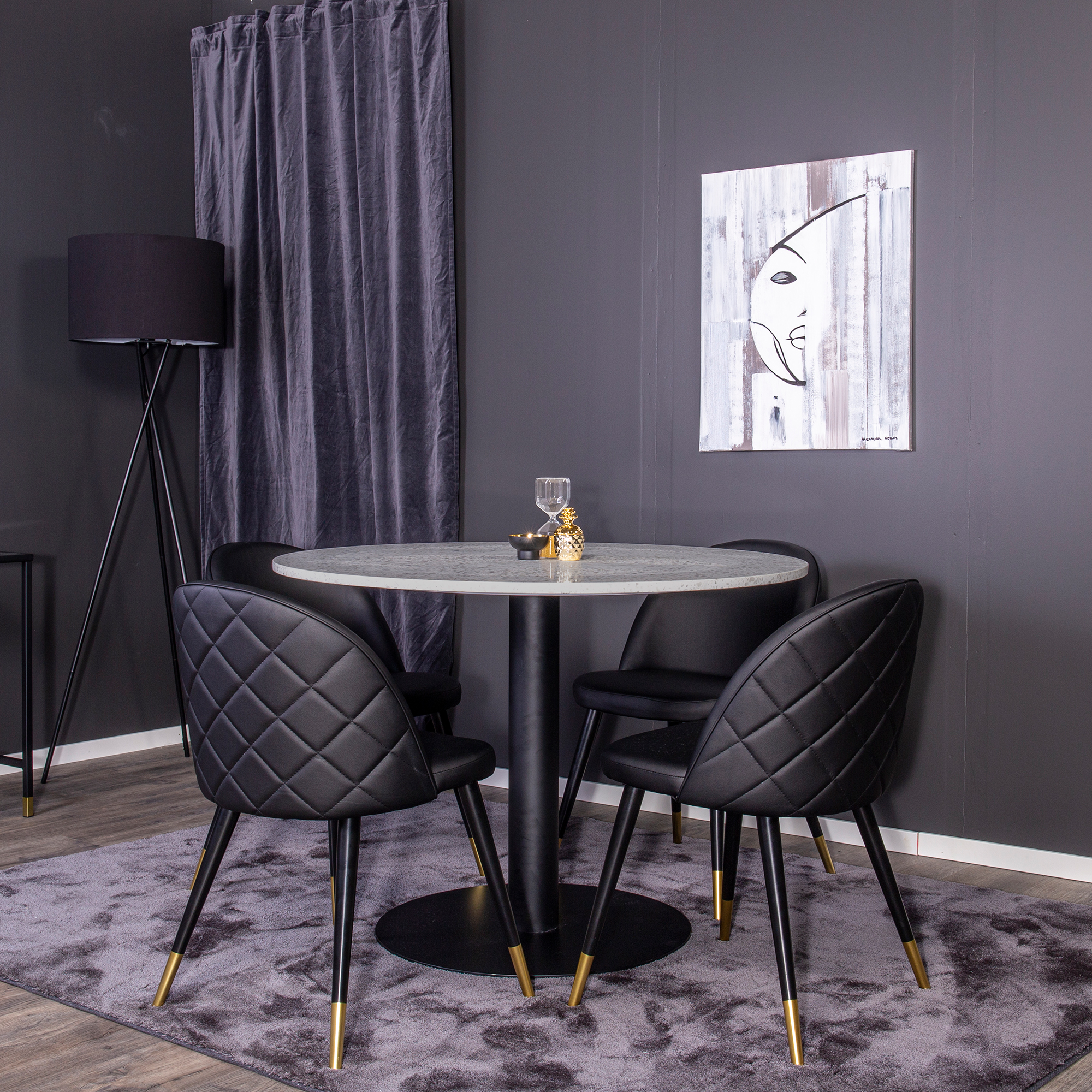 Matgrupp Venture Home Roxanna med 4 Valentina Stolar Konstläder