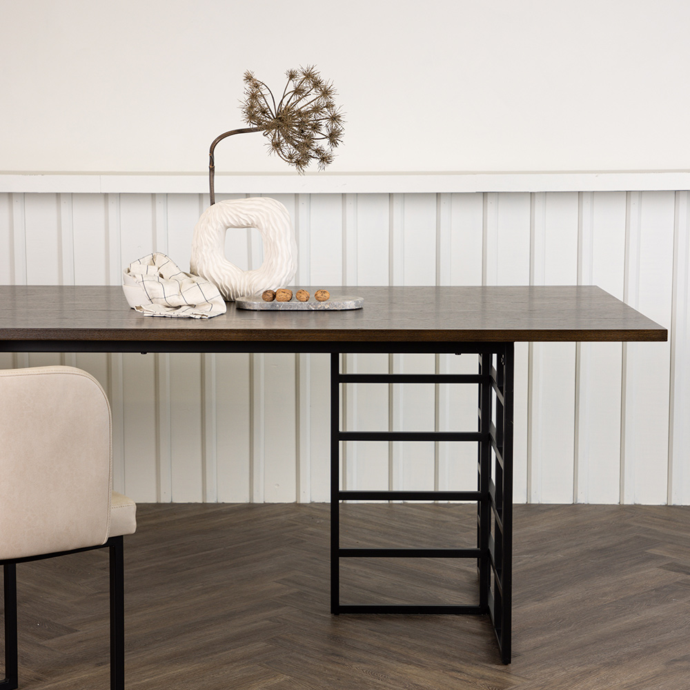 Ystad Dining Table - Black / Mocca Oak Veneer Brun