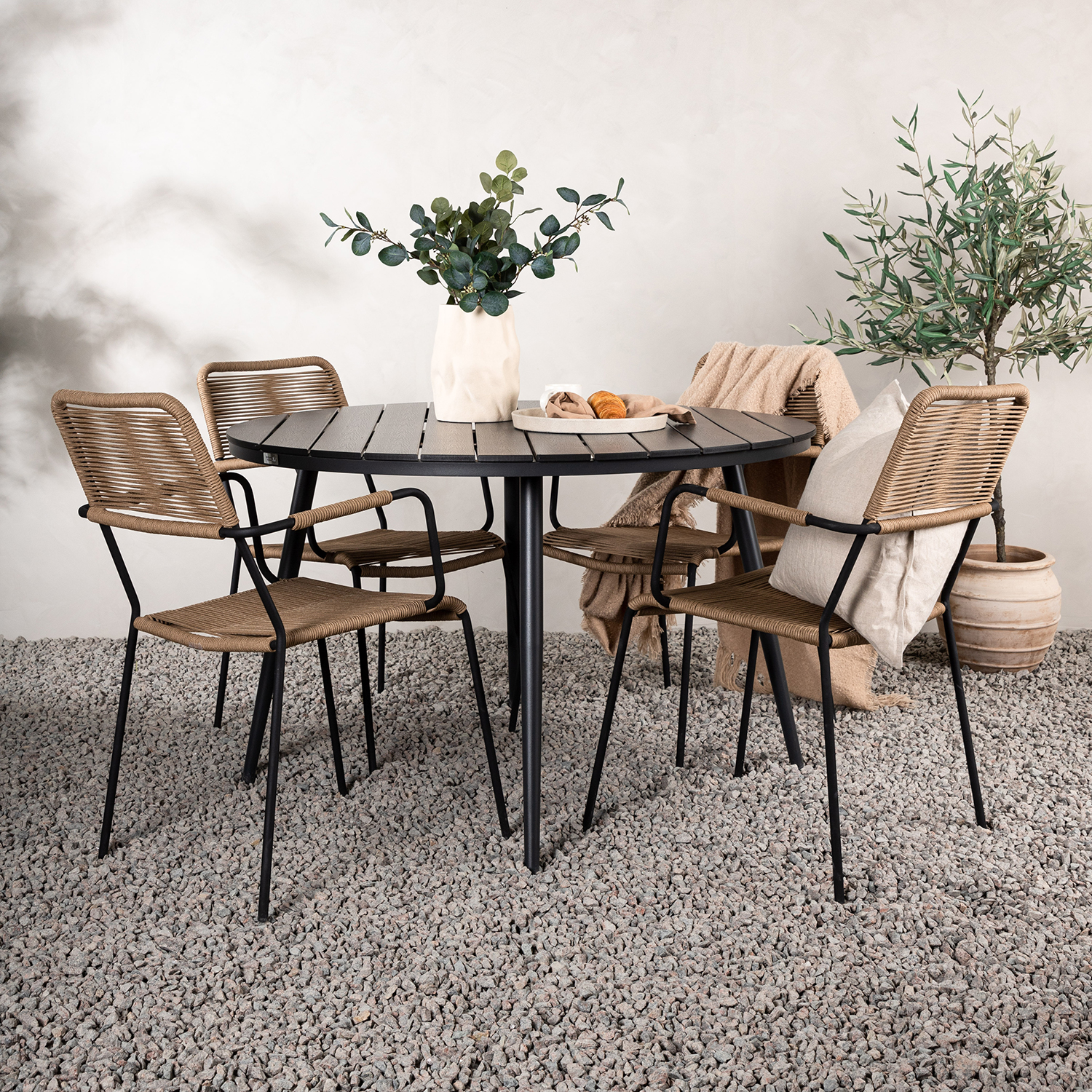 Matgrupp Venture Home Break Ø120 med 4 Lindos Karmstolar