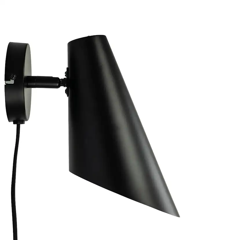 Vägglampa Dyberg Larsen Cale