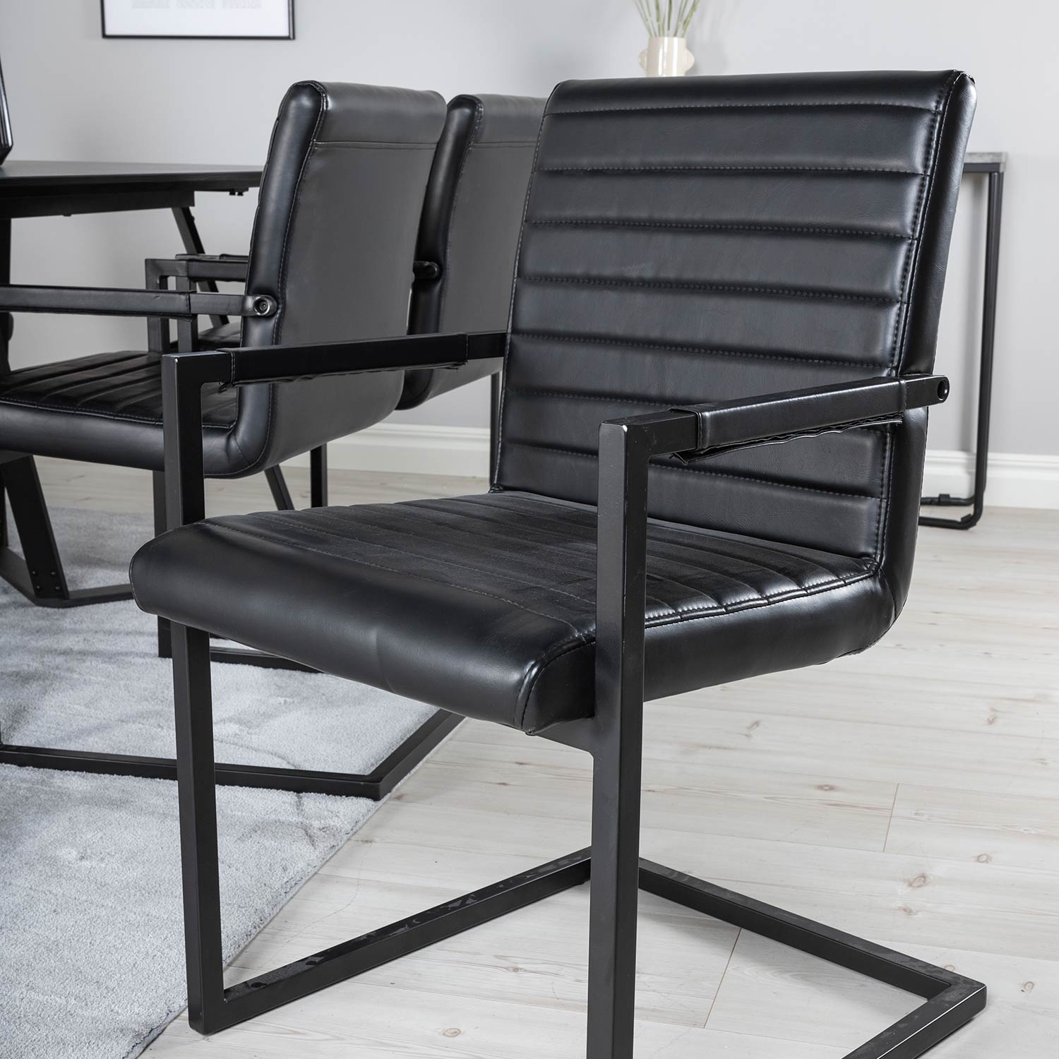 Matgrupp Venture Home Madde med 6 Asta Stolar