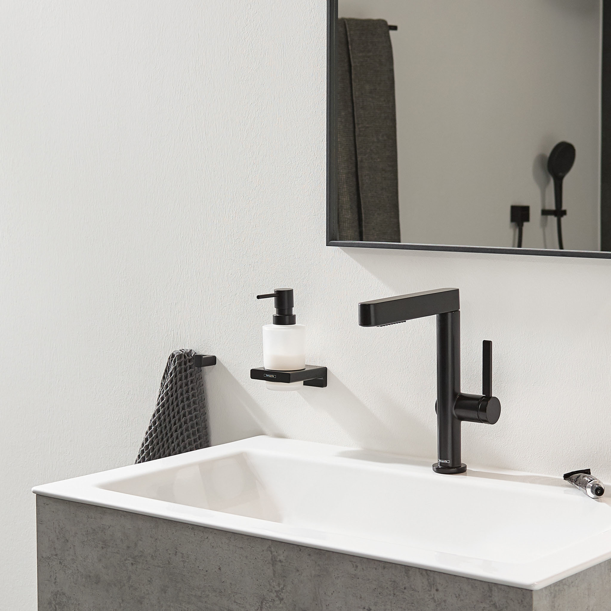 Tvålpump Hansgrohe AddStoris 41745 200 ml