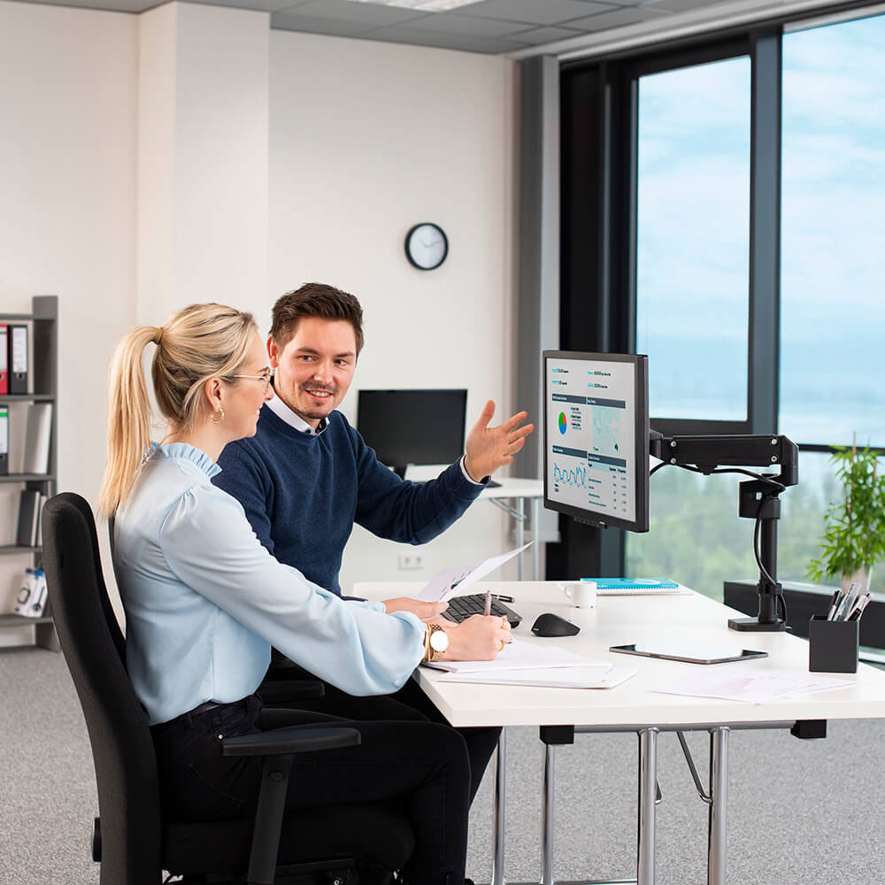 Monitorfäste Hama Performer För En Monitor Svart 13-35"