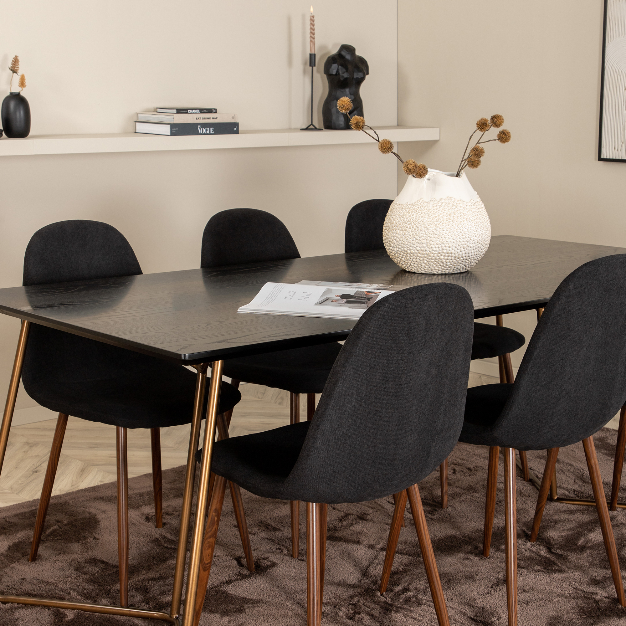 Matgrupp Venture Home Annika Valnöt med 6 Pobbie Stolar