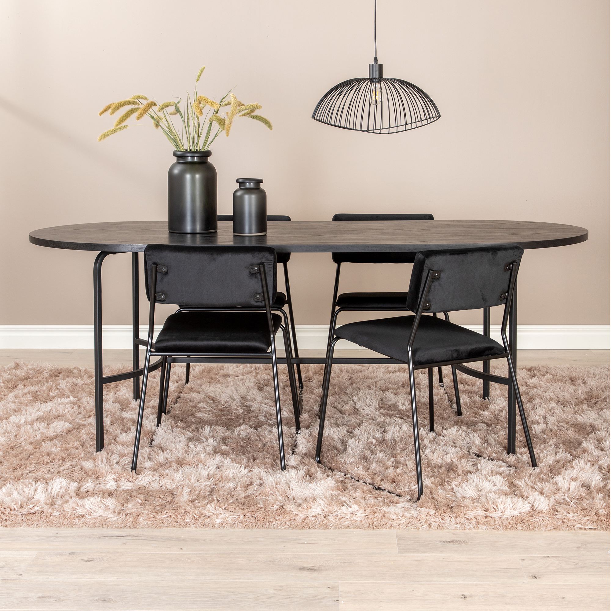 Matgrupp Venture Home San Francisco med 4 Kungshamn Stolar Sammet