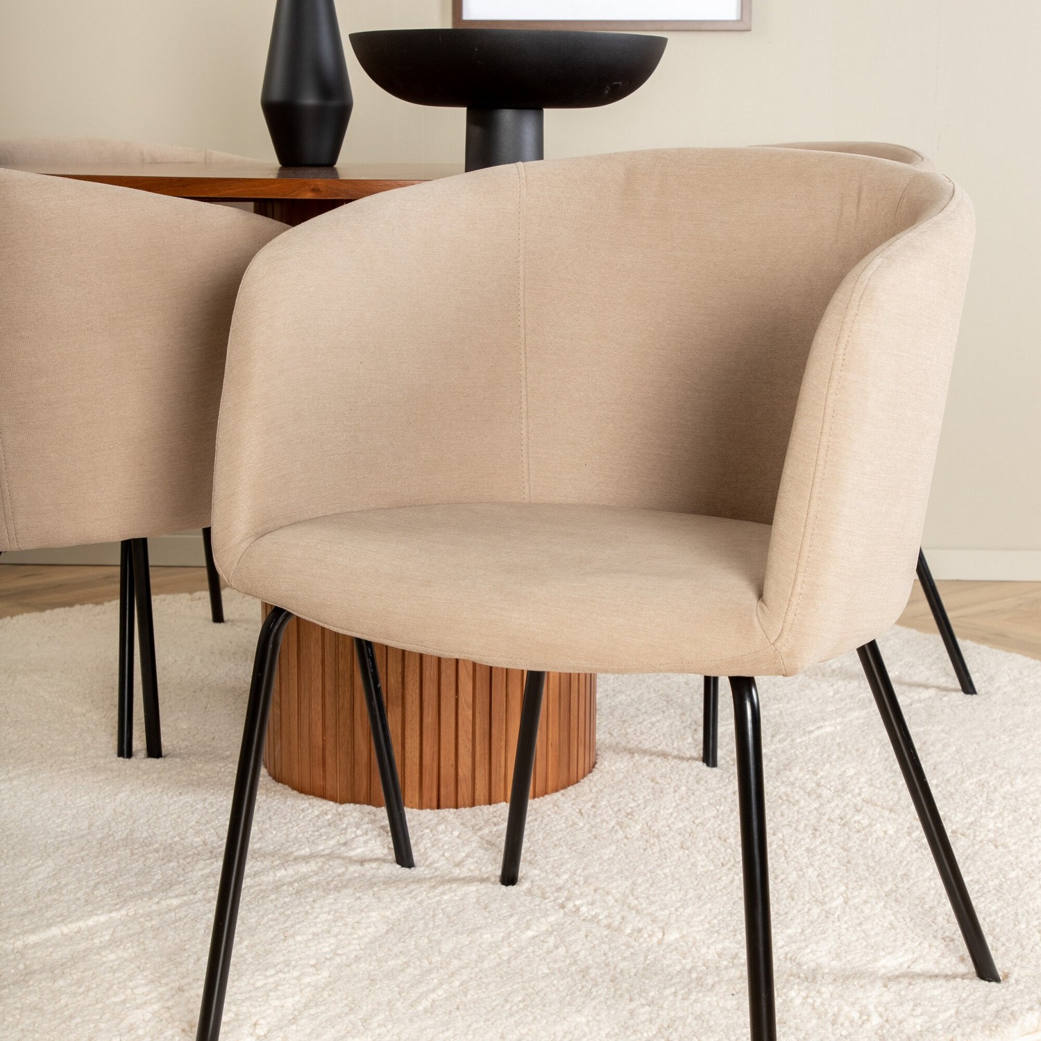 Matbord Venture Home Bianca och 4 Bergen Matstol Venture Homear i Polyester