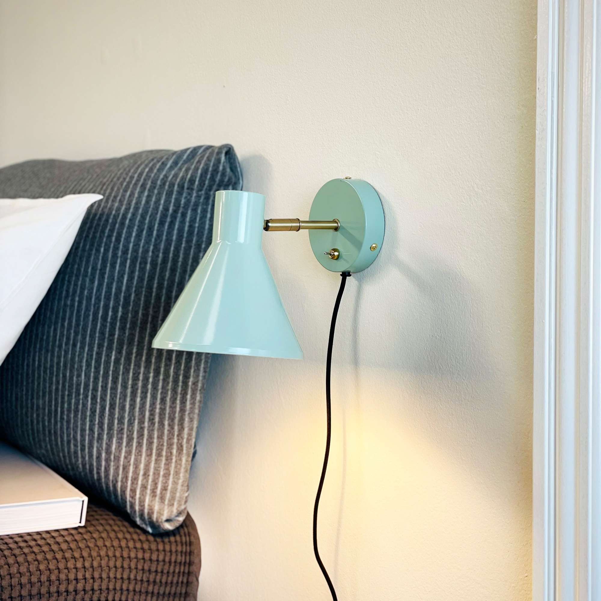 Vägglampa Dyberg Larsen Sleep