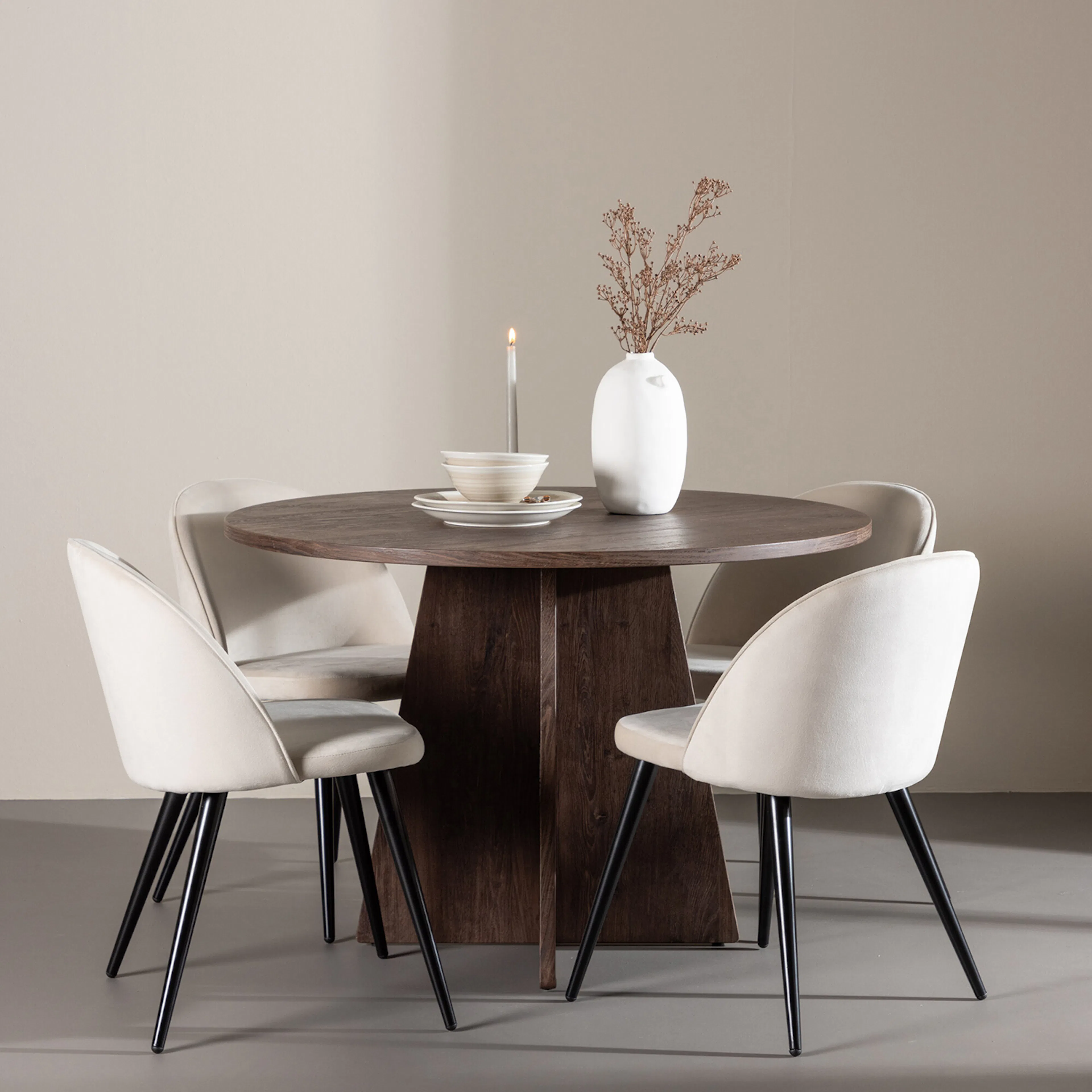 Matgrupp Venture Home Bootcut Ø110 med 4 st Velvet Stolar