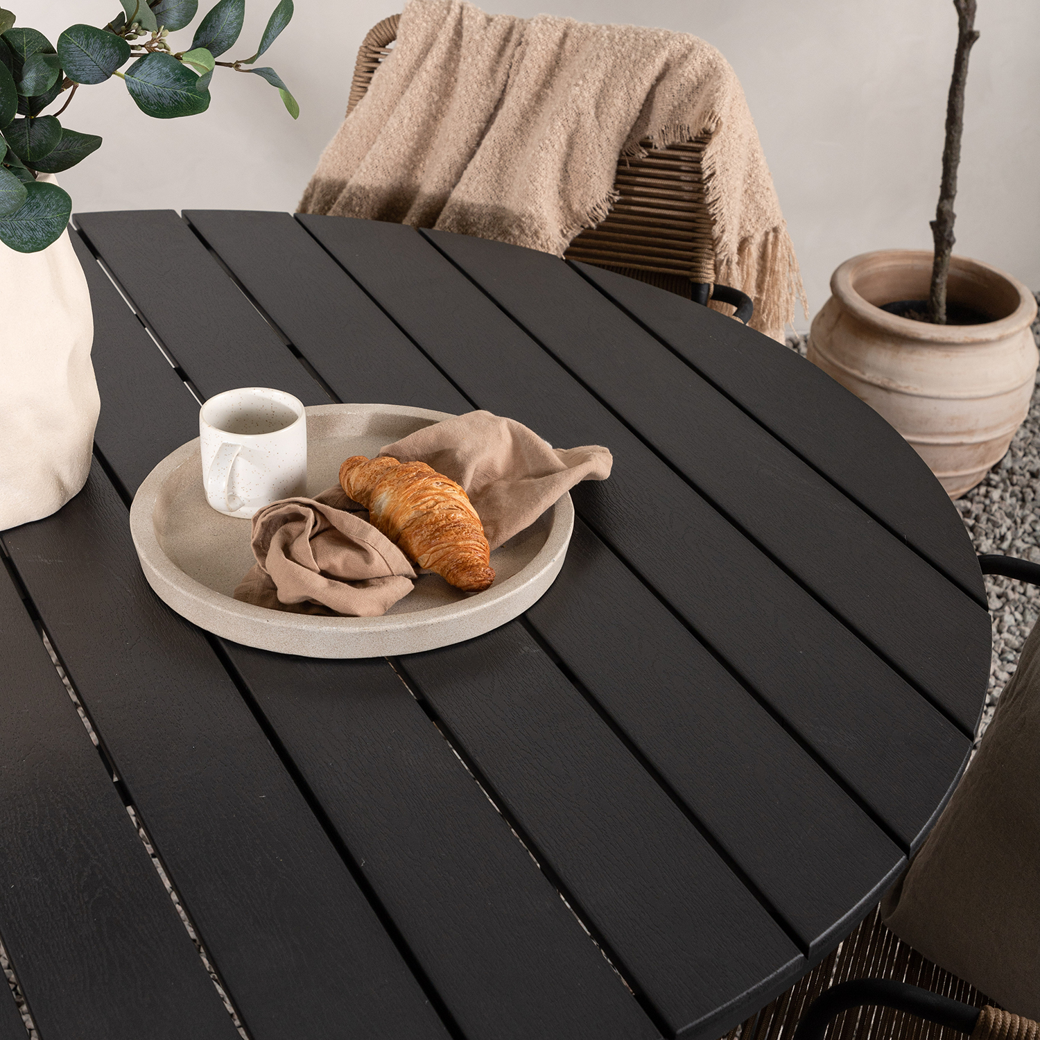 Matgrupp Venture Home Break Ø120 med 4 Lindos Karmstolar