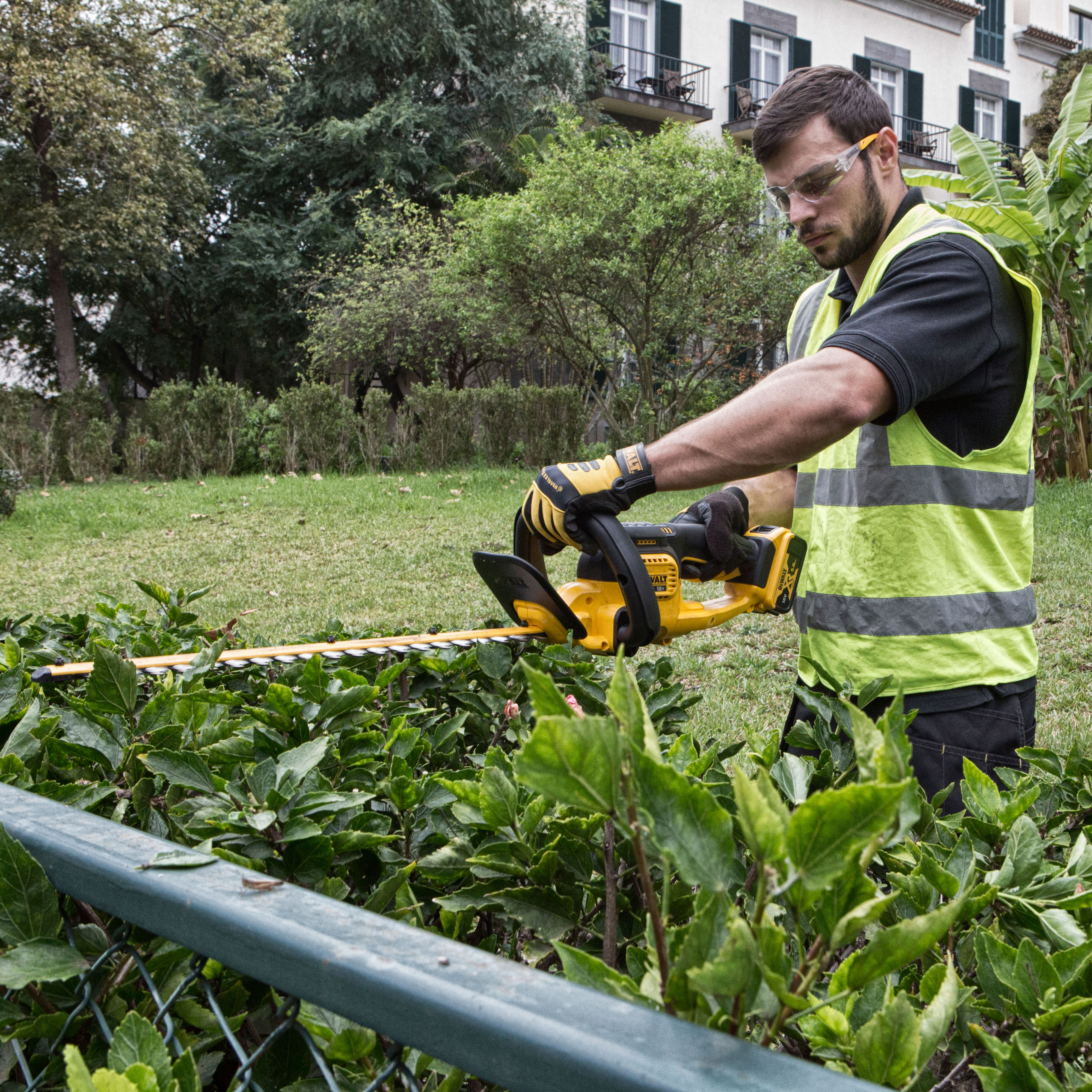 Häcksax Dewalt DCM563PB-XJ Utan batteri och laddare 18 V