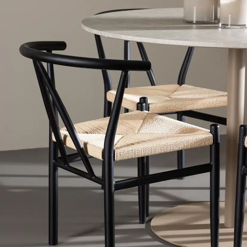Matgrupp Venture Home Lycke Ø110 med 4 st Alfons Stolar