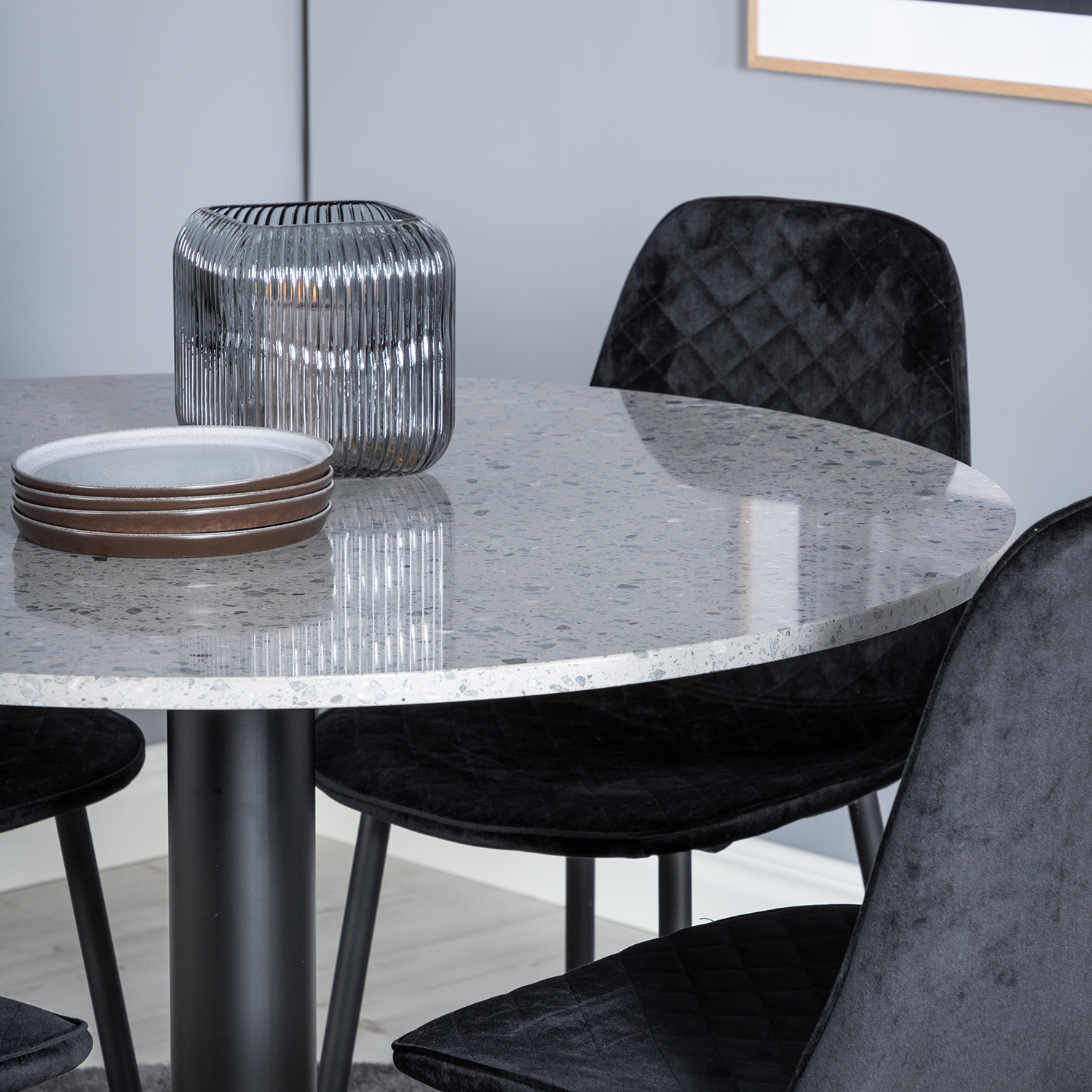 Matgrupp Venture Home Roxanna med 4 Phoi Stolar Runt