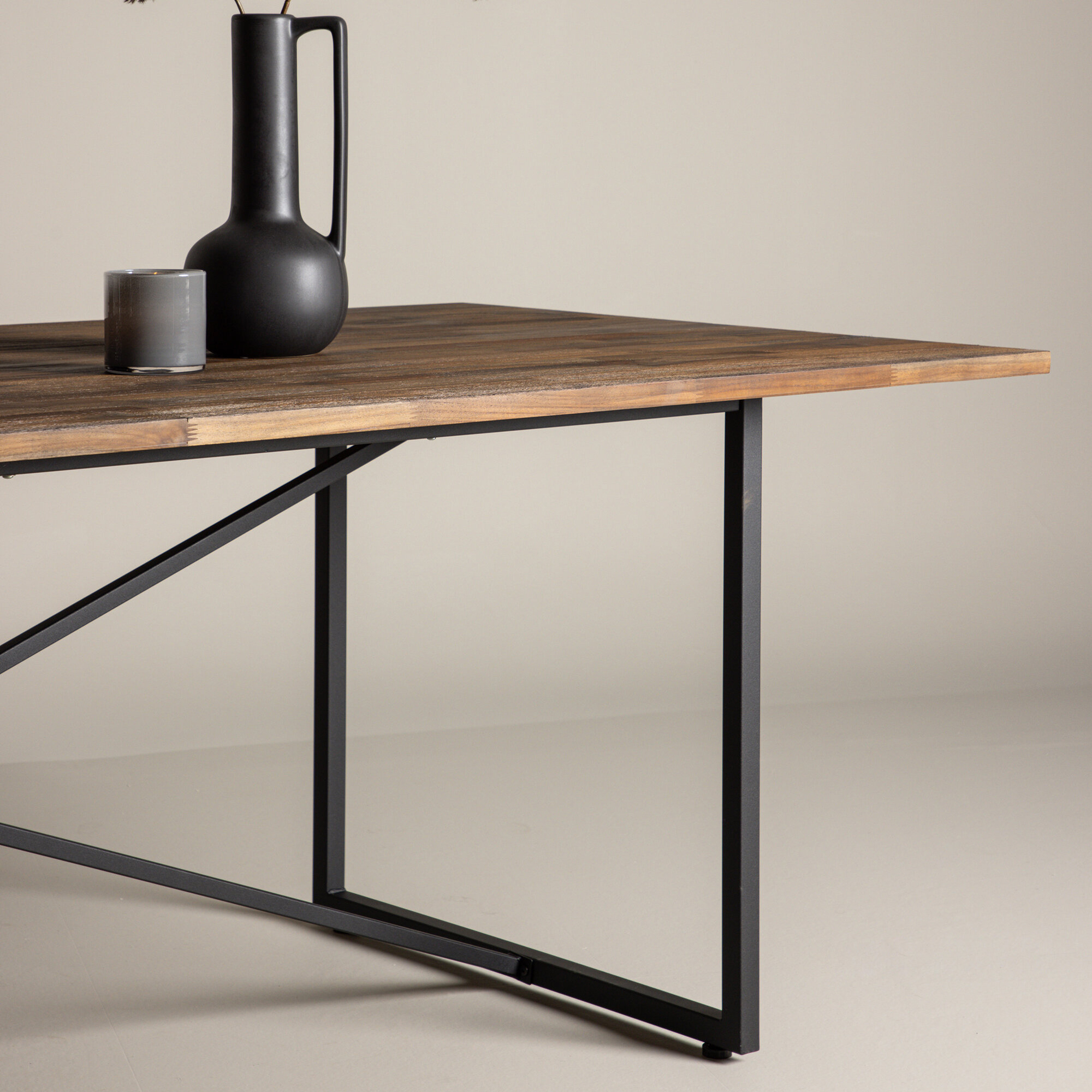 Matbord Venture Home Padang