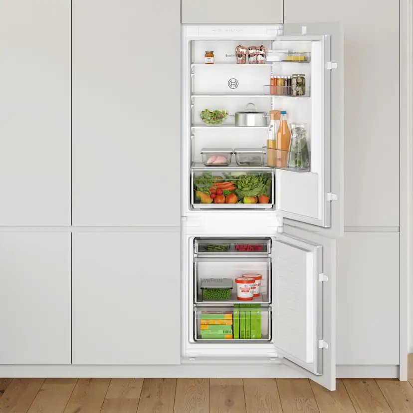 Kyl/Frys Bosch Serie 2 KIV86NSE0 Integrerad med Automatisk Avfrostning och LED-belysning