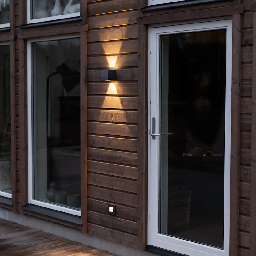 Väggarmatur Hide-a-lite Cube II