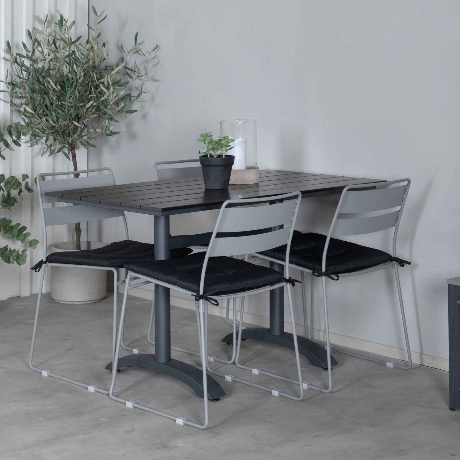 Matgrupp Venture Home Denver med 4 Lina Stolar