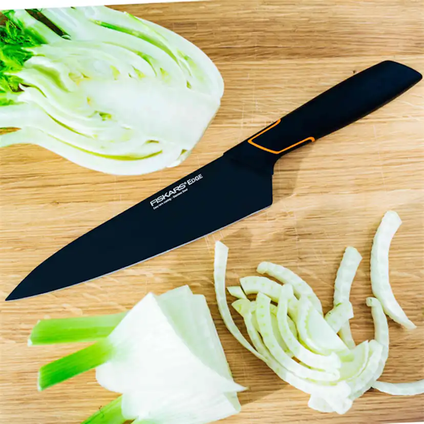 Fiskars Kockkniv Edge – 19 cm Allroundkniv i Helgjutet Rostfritt Stål