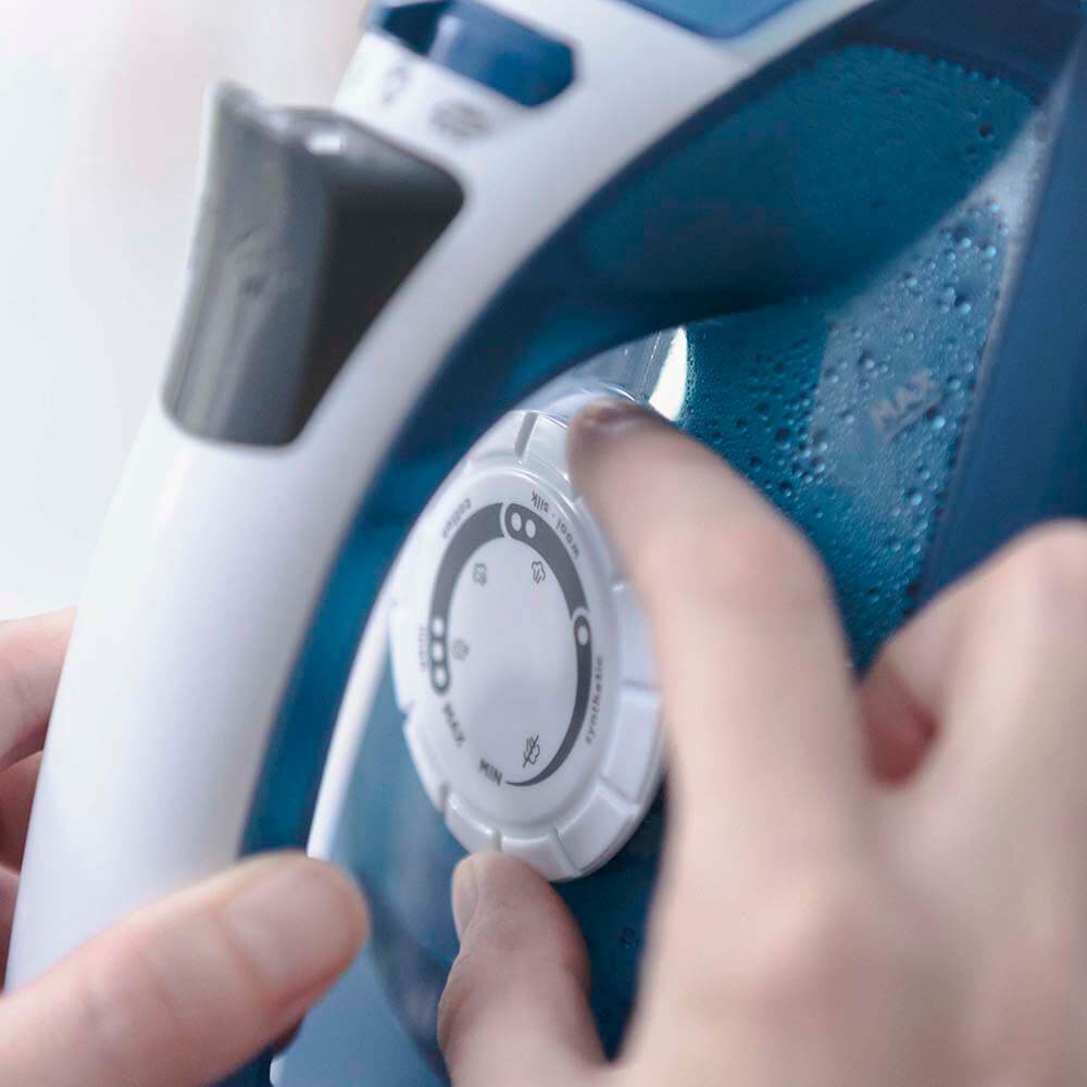 Ångstrykjärn BLACK+DECKER Blå