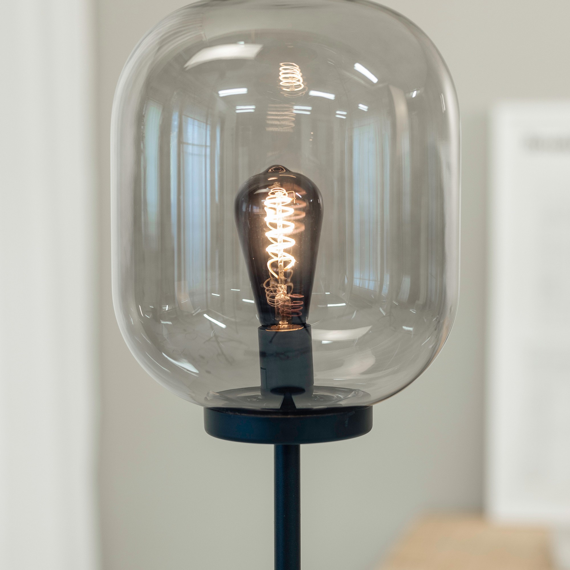 Golvlampa Markslöjd Brooklyn 1L Svart/Rökfärgad