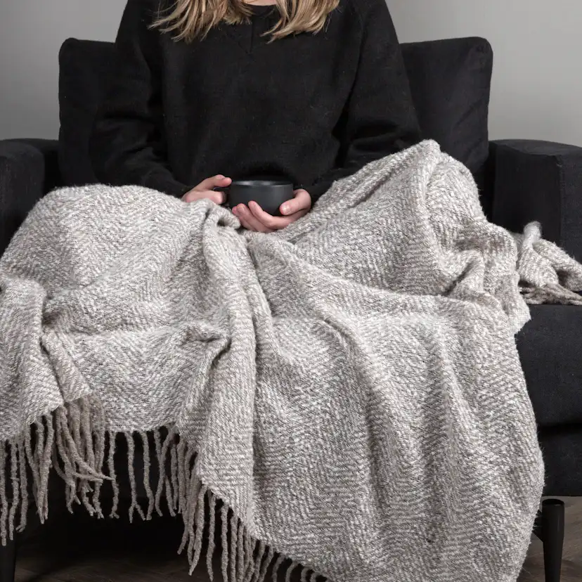 Toby Throw Polyester - Grey / White - 130*170 Grå/Vit