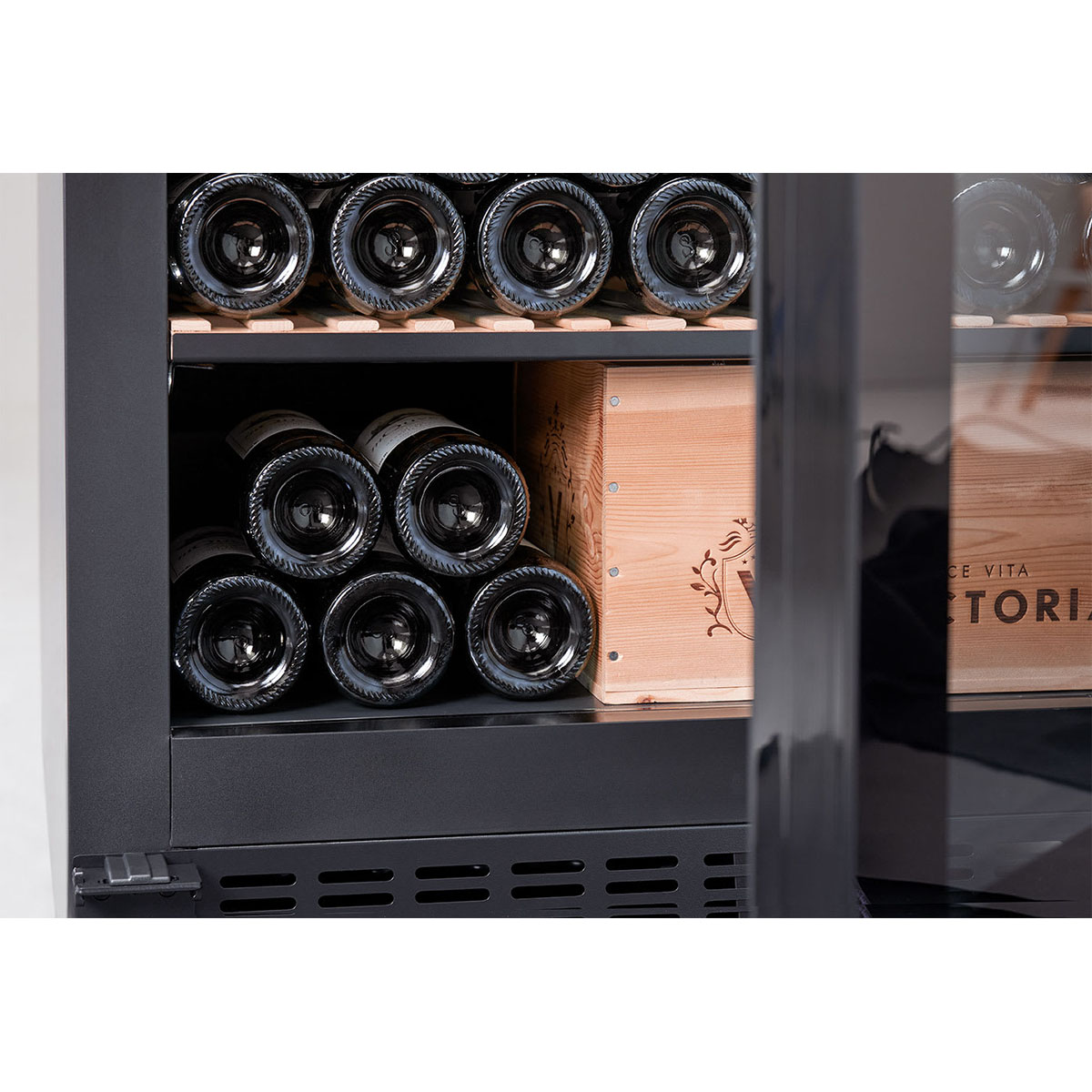 Vinlagringsskåp mQuvée Velvet 125 Glass VCS200FGB