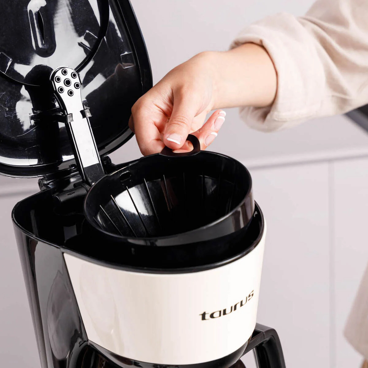 Kaffebryggare TAURUS Verona Kapacitet för 12 Koppar