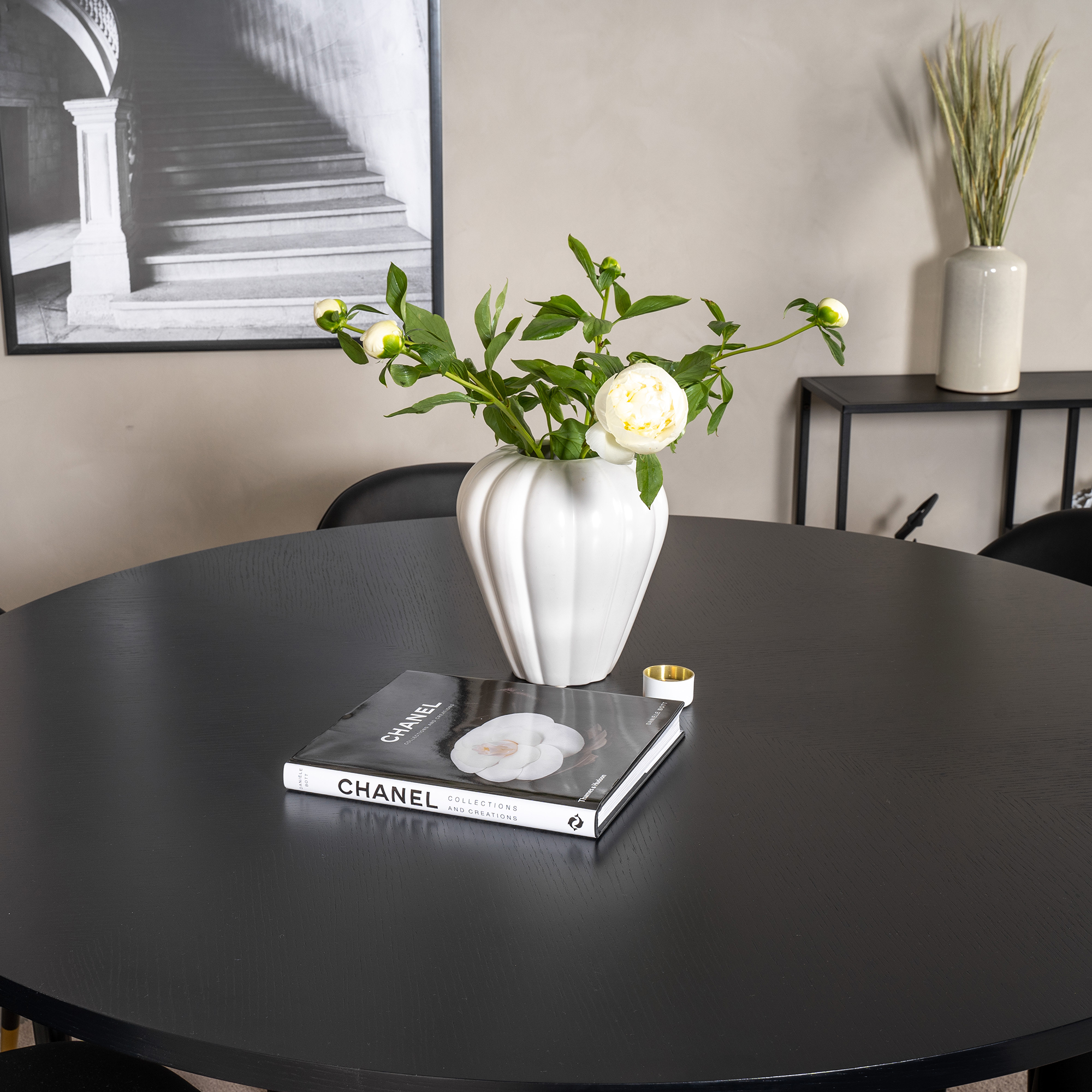 Matgrupp furniture/fashion Copenhagen med 6 Valentina Konstläder Stolar