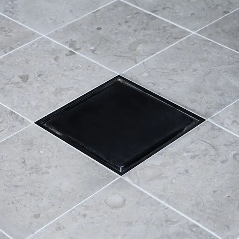 Golvbrunnsil Tebo Tile in Frame 147 Svart