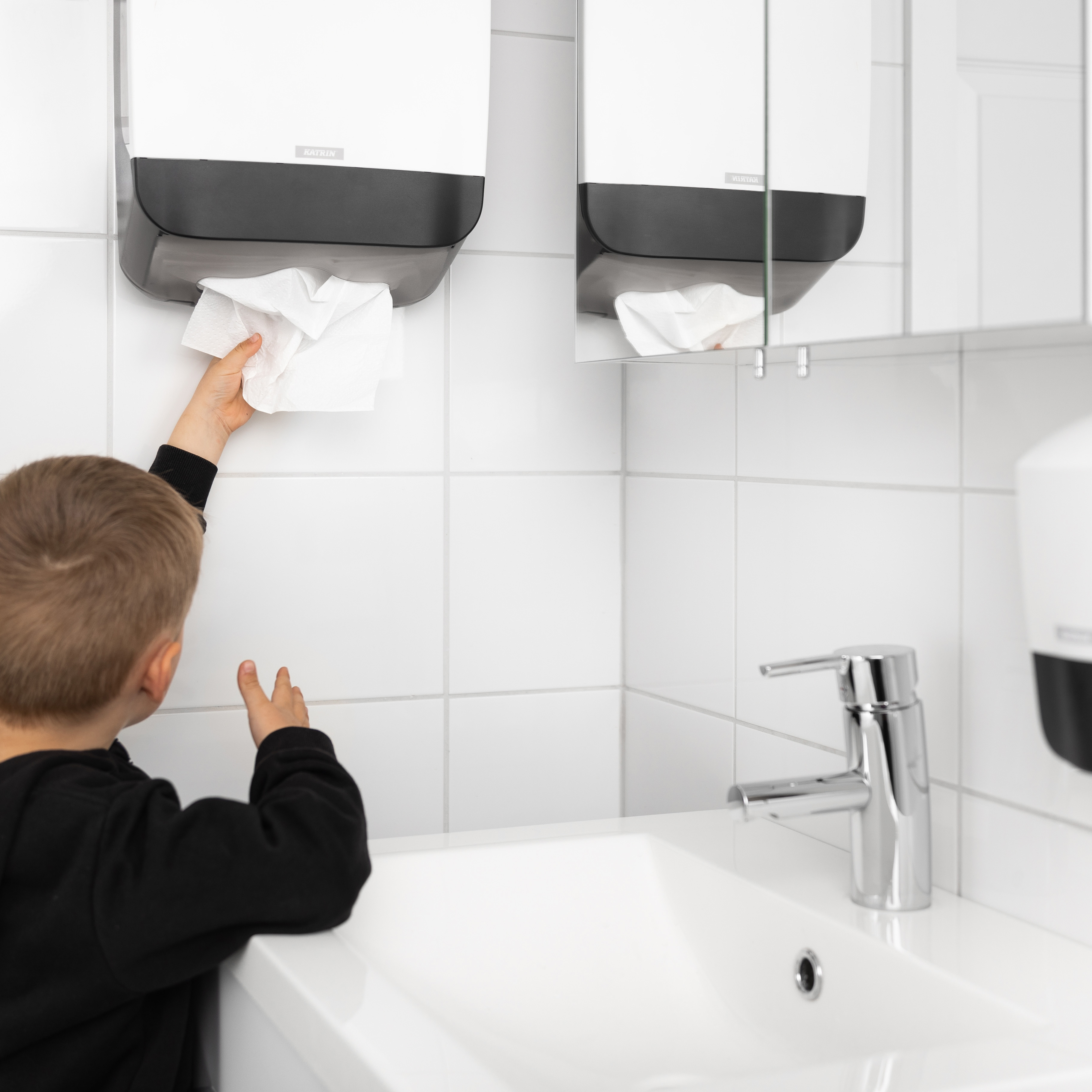 Dispenser Katrin för Pappershandduk Plast