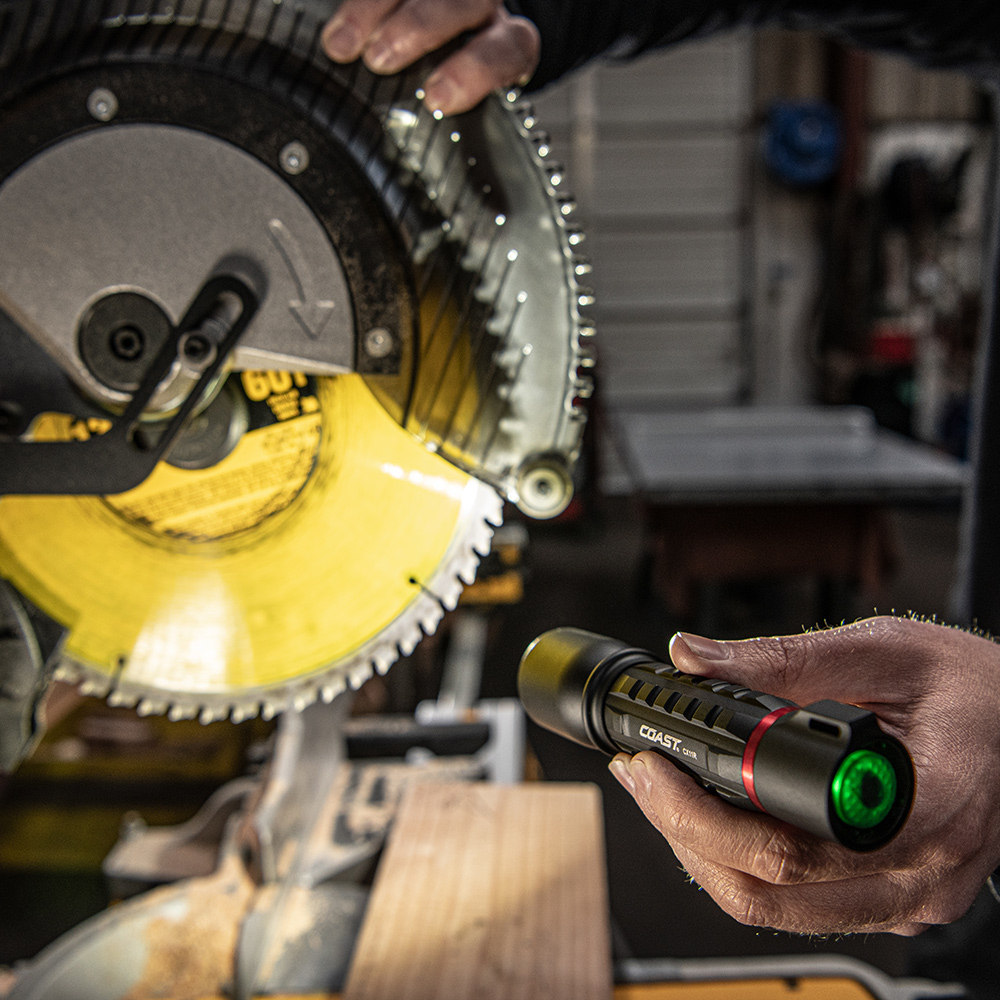 Ficklampa Coast XP11R Uppladdningsbar 2100 lumen