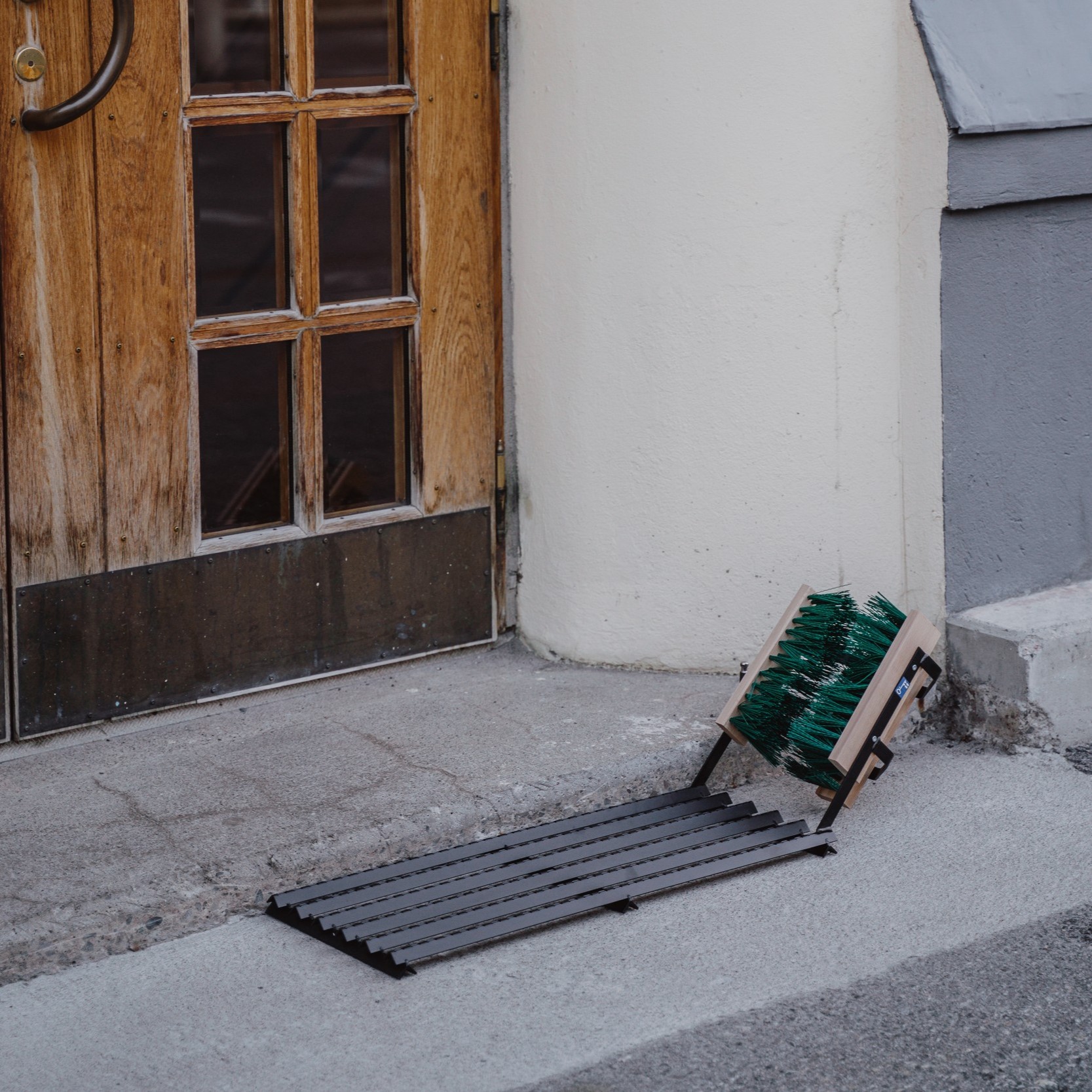 Fotskrapa med tre borstar, svart, mönstrad Svart