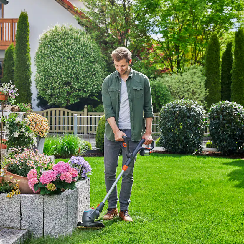 Grästrimmer Gardena ComfortCut Li-18/23 utan Batteri