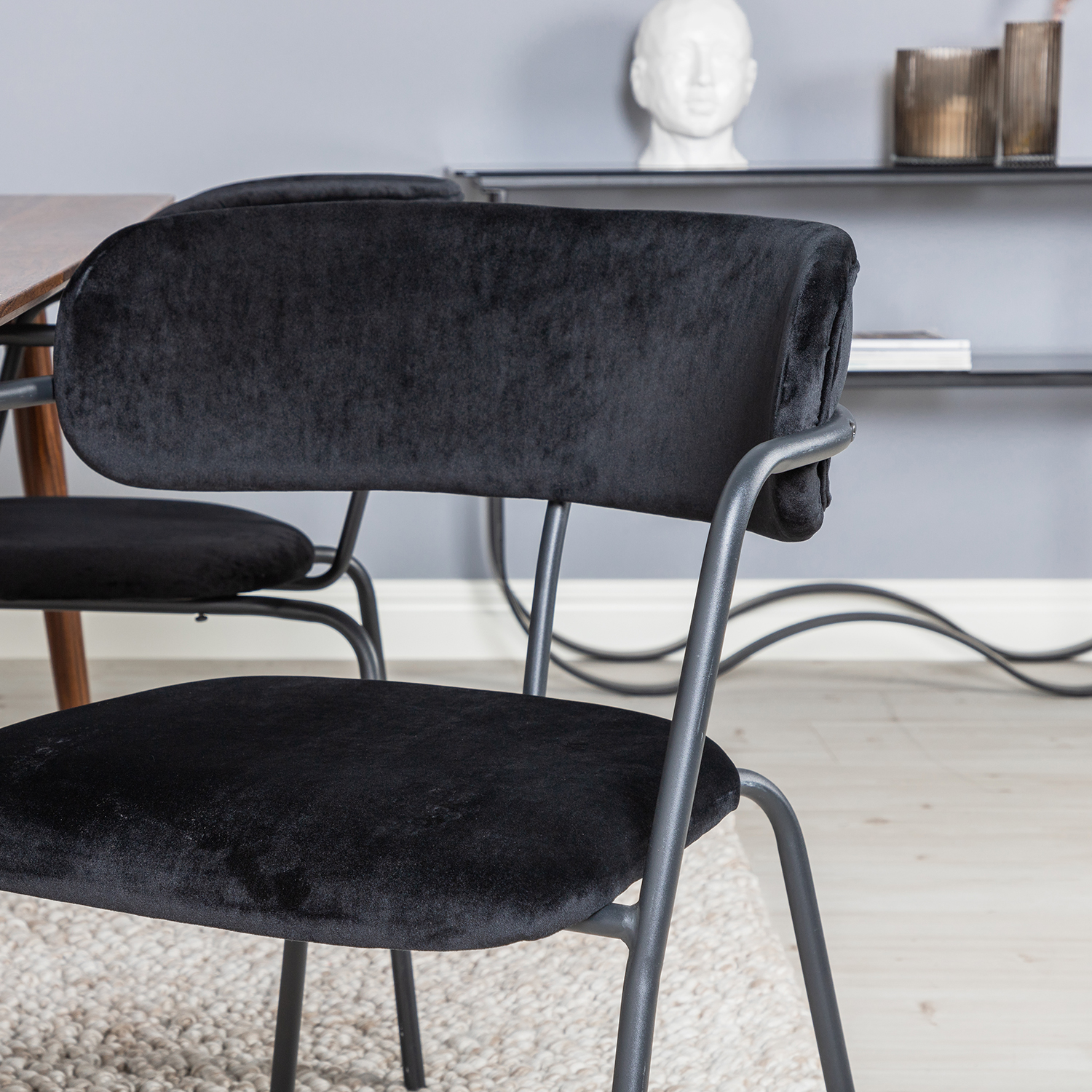 Matgrupp Venture Home Pobbie med 4 Aris Stolar Sammet