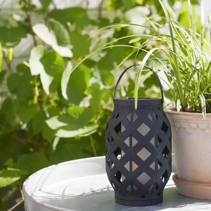 Lykta Flame Lantern Svart, 230 mm