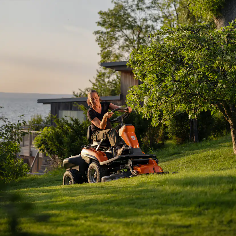 Åkgräsklippare Husqvarna Rider R 200iX AWD Long Range
