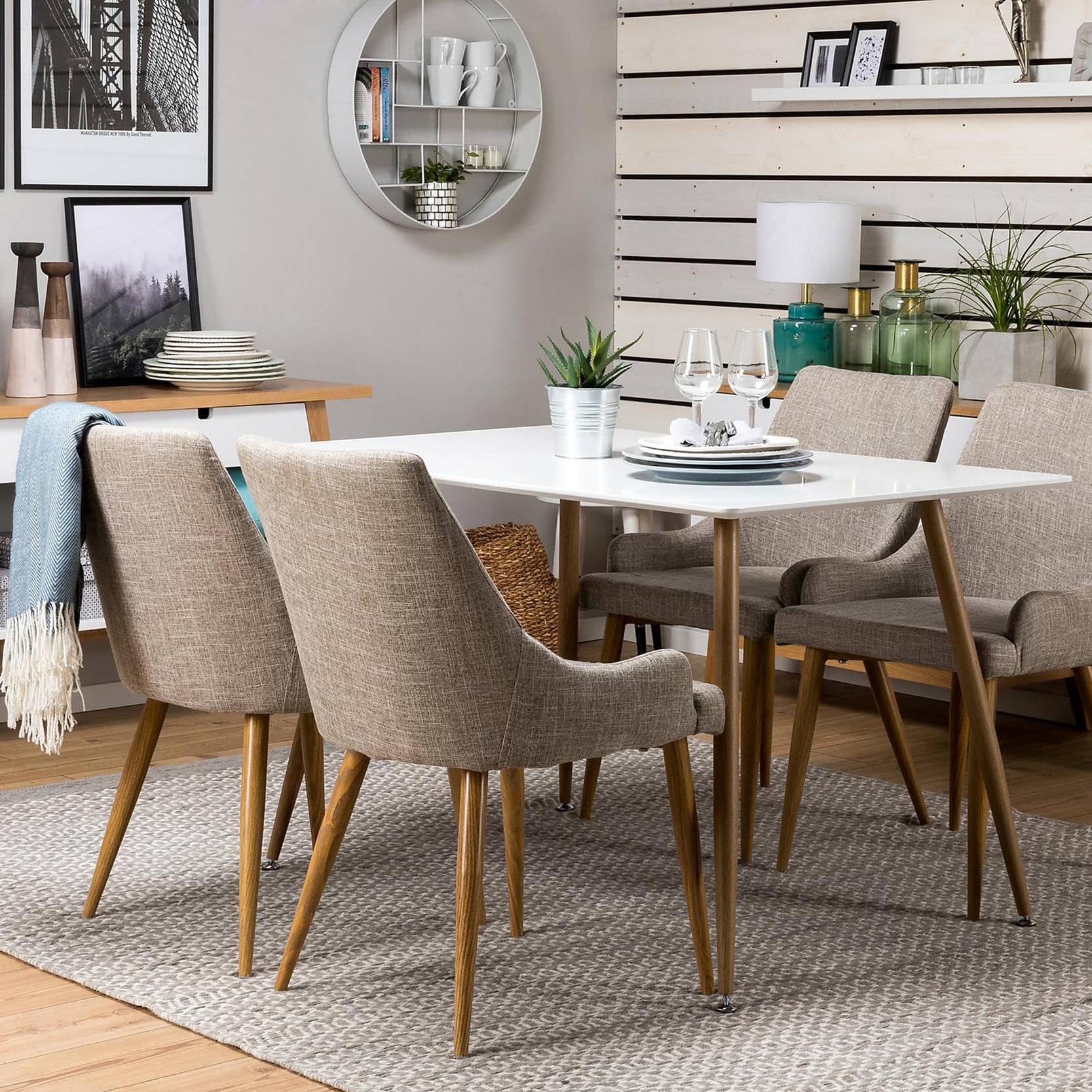 Matgrupp Basic Home Pontus Rektangulärt Matbord 120 cm med 4 Pelle Matstol