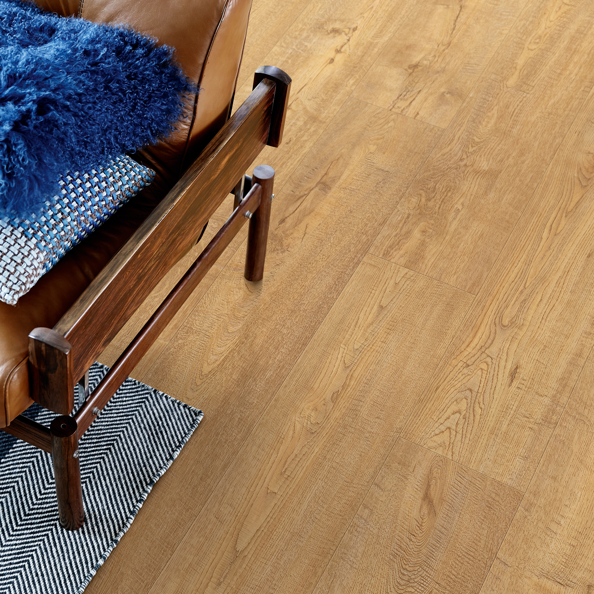 Laminatgolv Modern Plank 4V - SCRAPED VINTAGE OAK Original Excellence