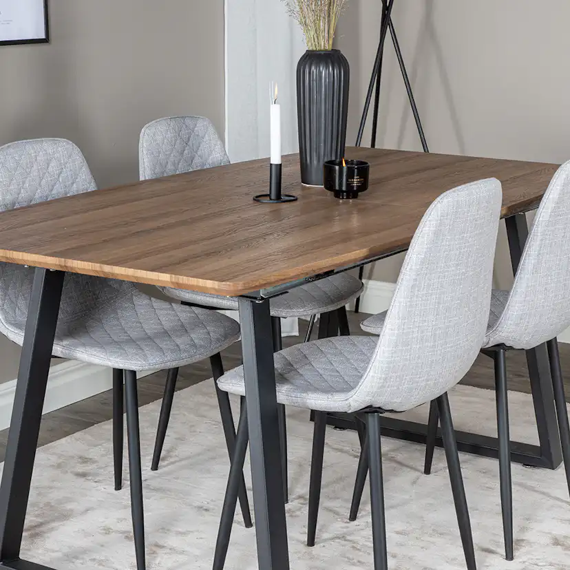 Matgrupp Venture Home Ina med 4 Phoi Stolar Polyestertyg