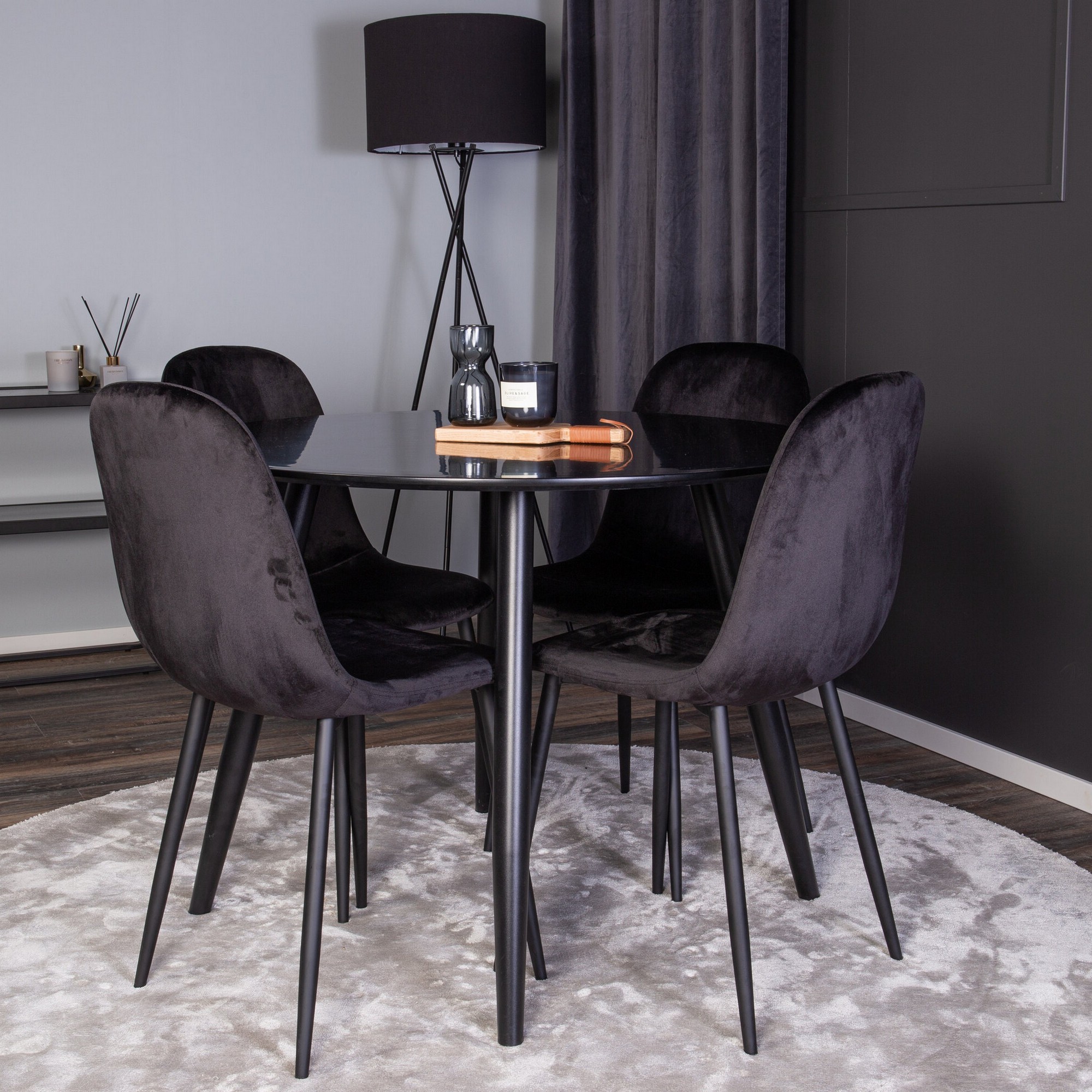 Matgrupp Venture Home Plaza med 4st Polar Stolar