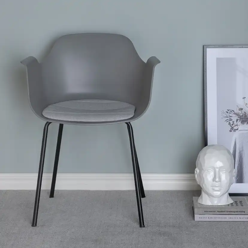 Comfort Plastic Dining Chair - Black Legs - Grey Plastic Grå