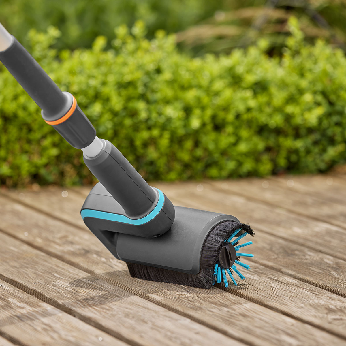 Altantvättset Gardena Batteridriven AquaBrush exkl. Batteri