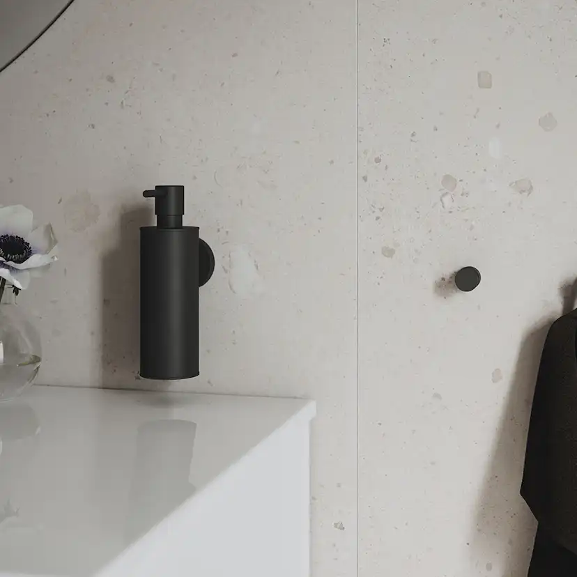 HOME TVÅLDISPENSER VÄGG. SVART Mattsvart