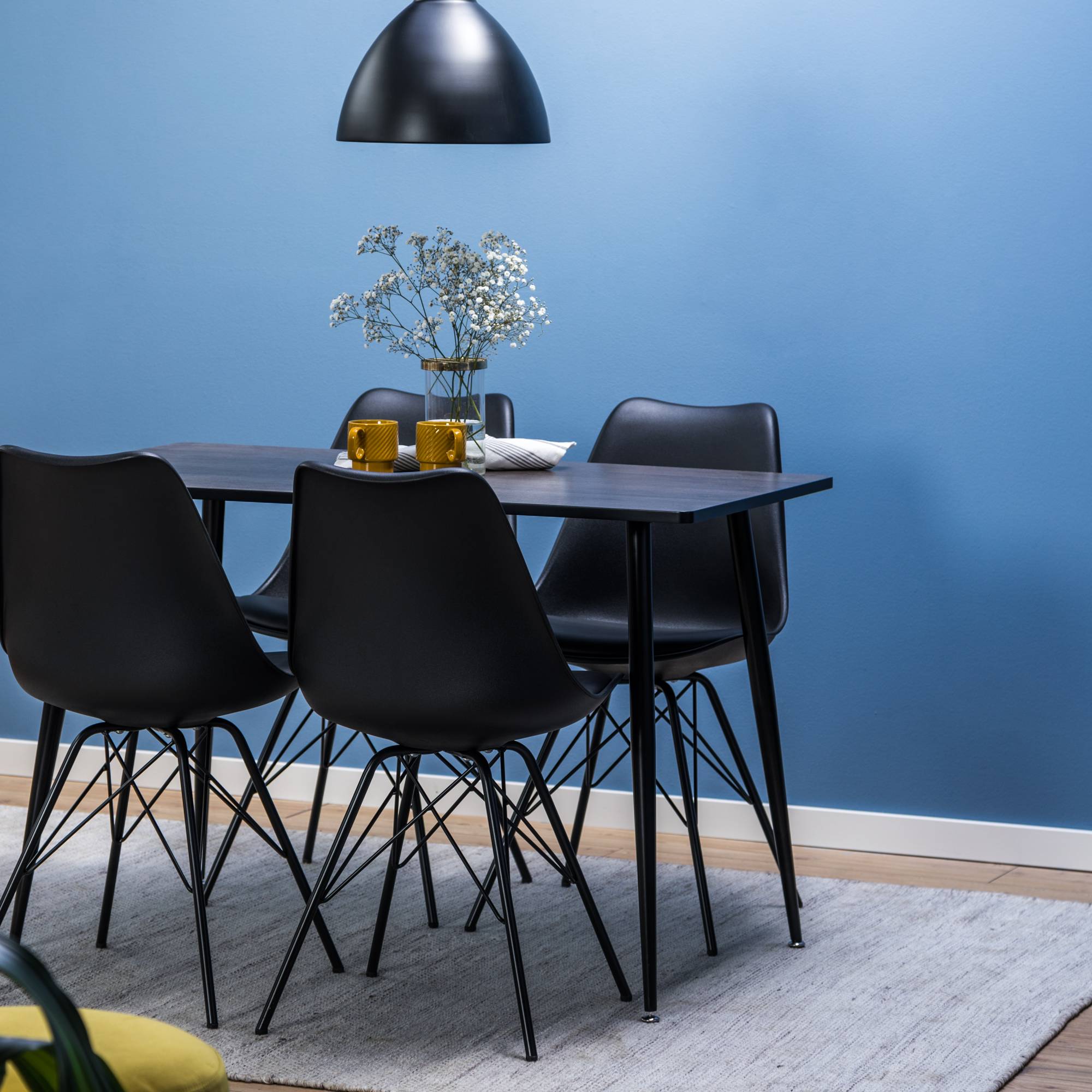 Matgrupp Basic Home Marcelen Rektangulärt Matbord 120 cm med 4 Shell Matstol