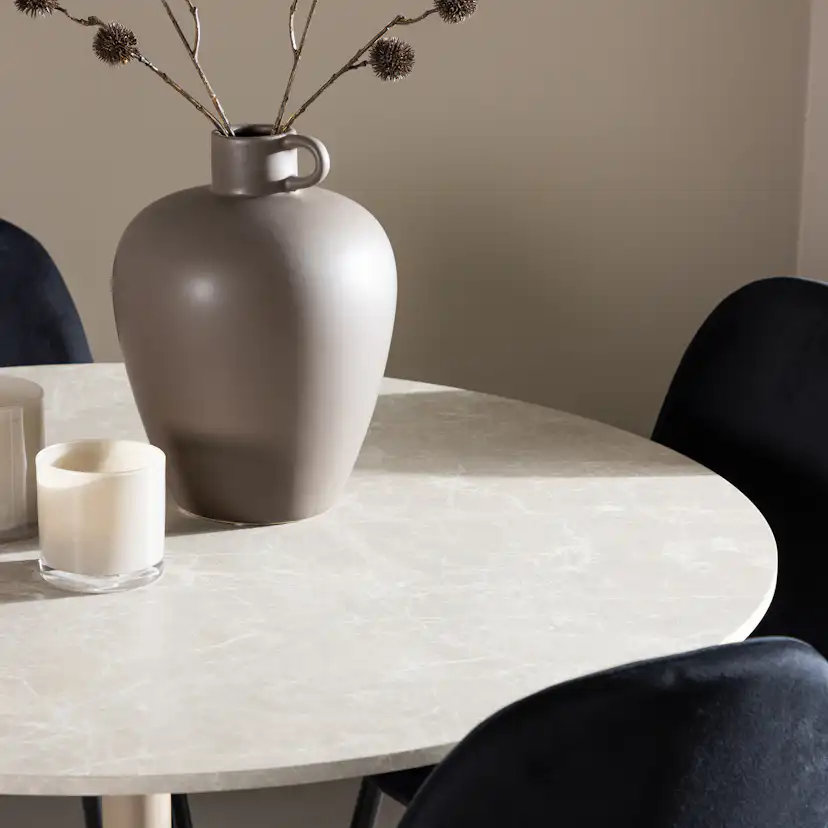 Matgrupp Venture Home Lycke Ø110 med 4 st Polar Stolar Sammet