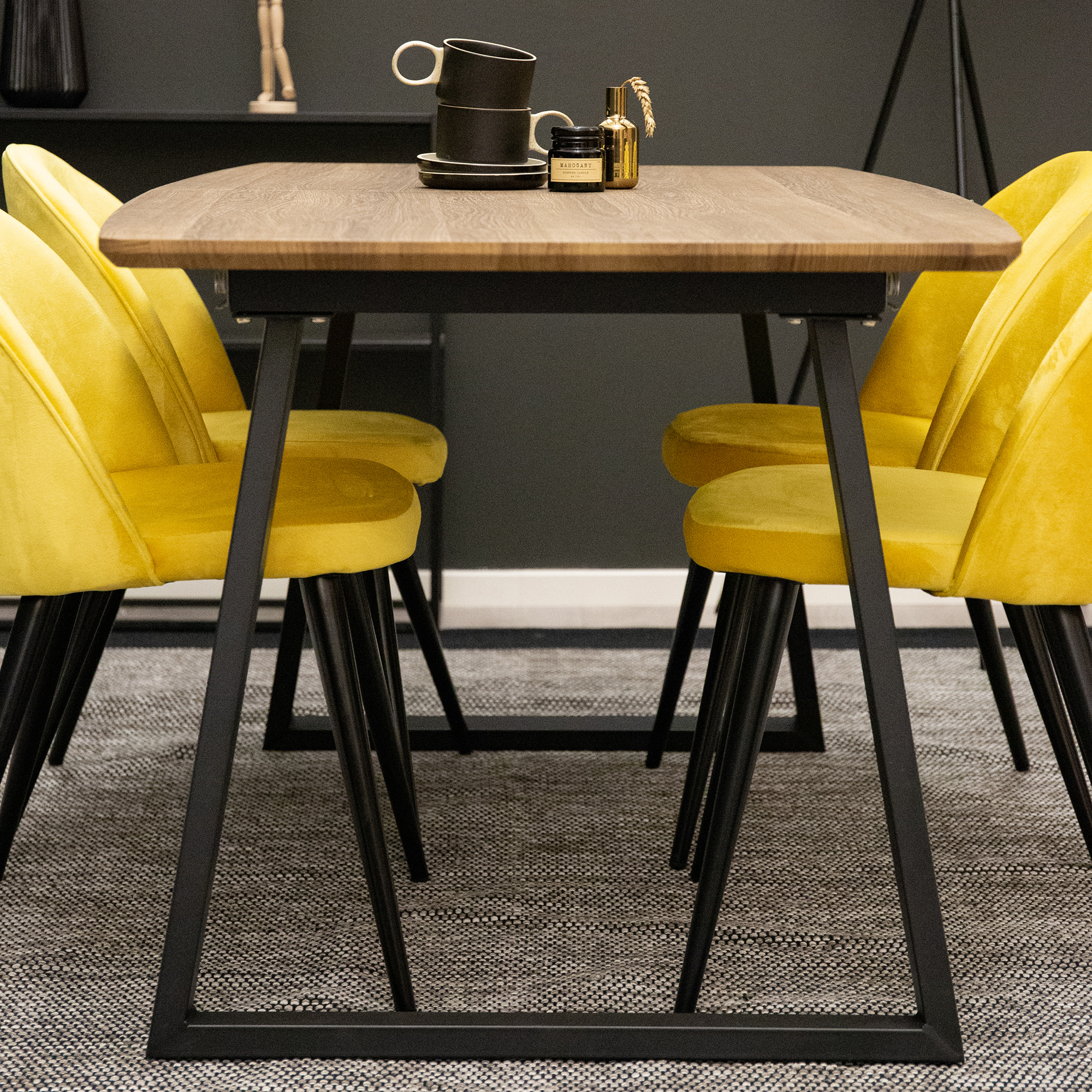 Matgrupp Venture Home Ina med 6 Valentina Stolar