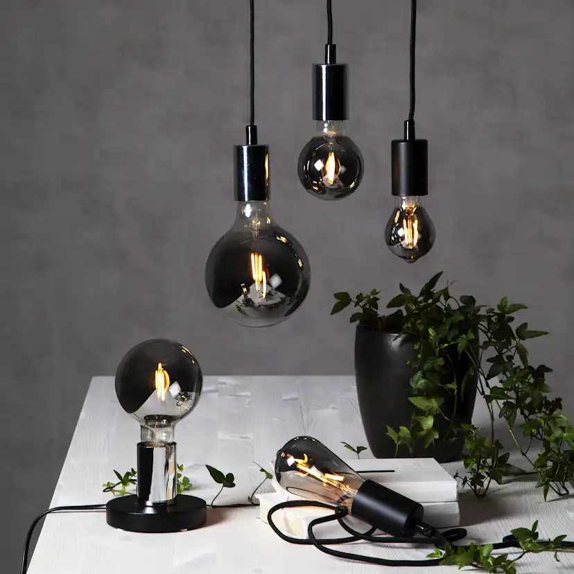 LED-lampa Star Trading Plain Smoke E27 G95