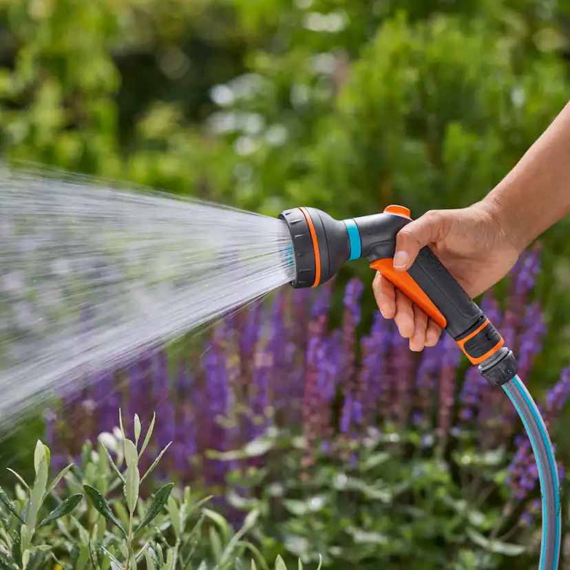 Bevattningspaket Gardena Slangbox XL 35 m Vit Med Vattenspridare & Sprinklerpistol